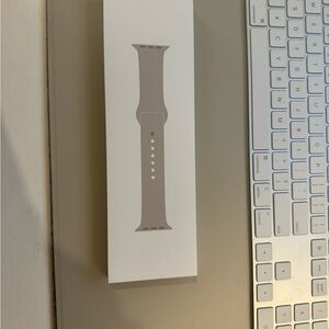 Unopened Apple Starlight Sportsband.